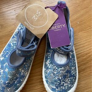Walnut Blue Floral Mary Jane Shoes